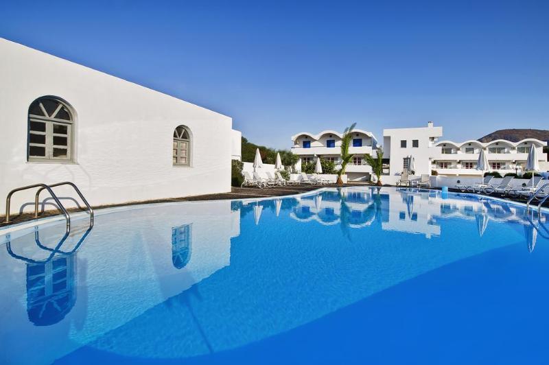 Sea View Beach Hotel (Adults Only) Періволос Екстер'єр фото
